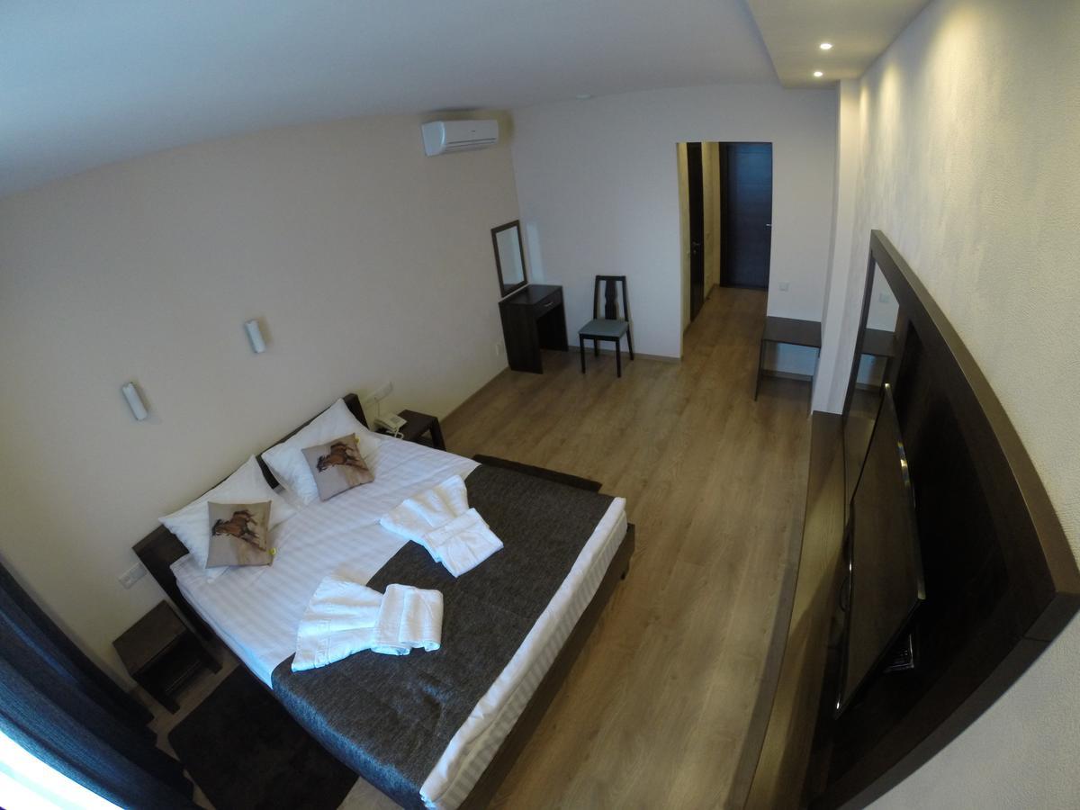 Viro Hotel Tjornomorsk Eksteriør billede